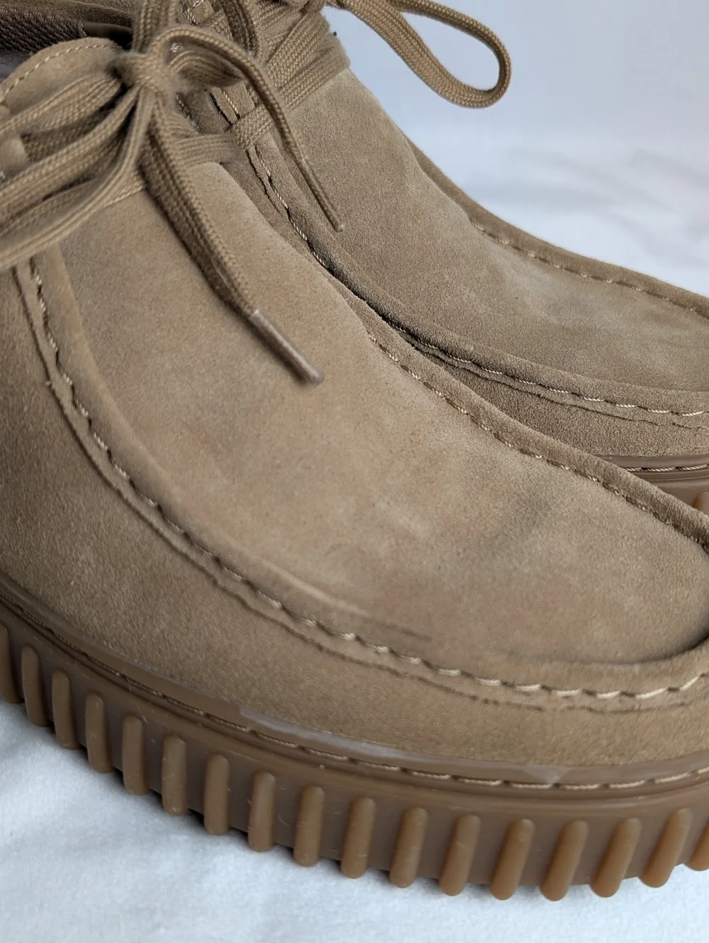 Clarks Men’s Suede Chukka Boots in Tan